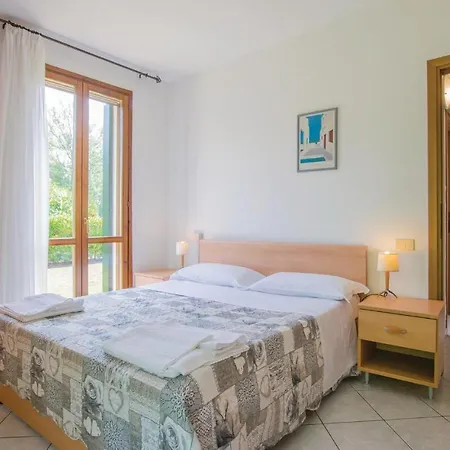 Holiday home 3 Bedroom Cozy In Albarella Ro