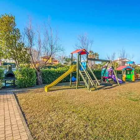 3 Bedroom Cozy In Albarella Ro بيت للعطل