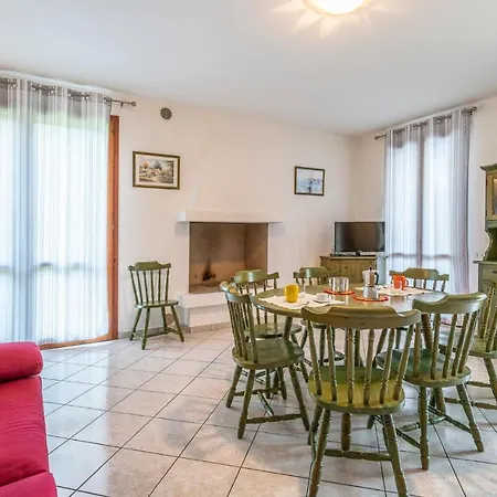 3 Bedroom Cozy In Albarella Ro Holiday home